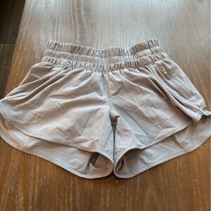 Lululemon Hotty Hot High Rise Lined Gray Short Size 6 4”
